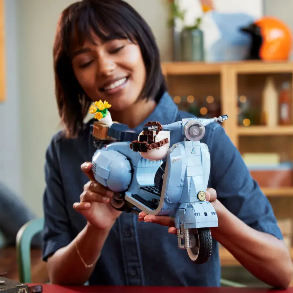 LEGO Icons Vespa 10298