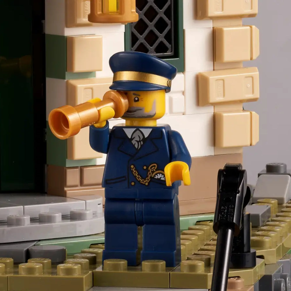 LEGO Ideas Motorized Lighthouse 21335