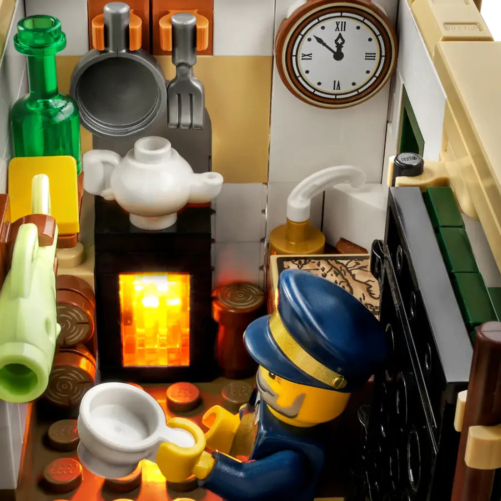 LEGO Ideas Motorized Lighthouse 21335