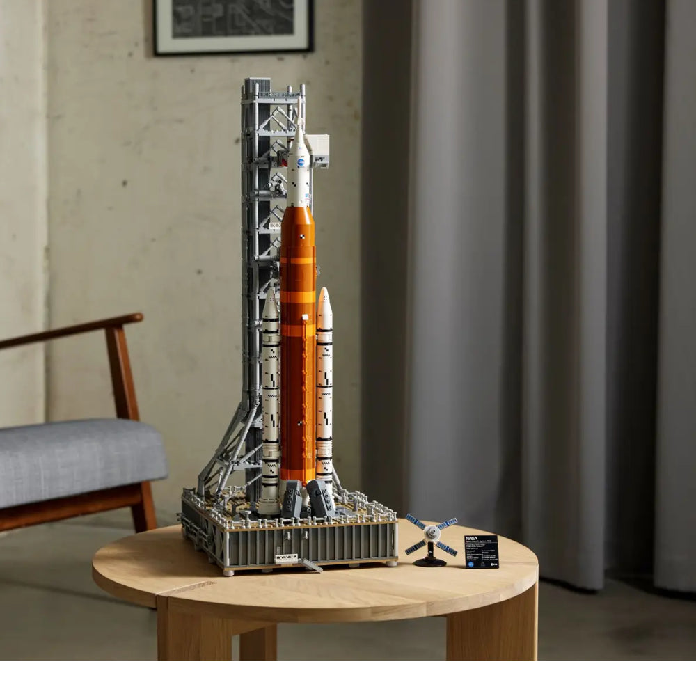 LEGO Icons NASA Artemis Launch Pad 10341